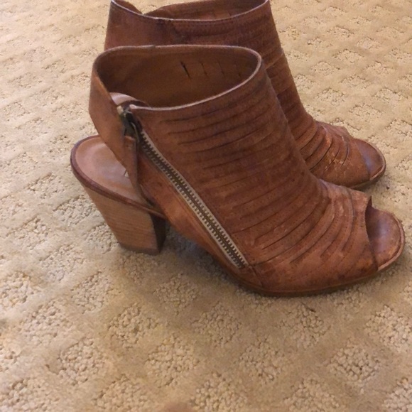 Showtime/Booties - Picture 2 of 3